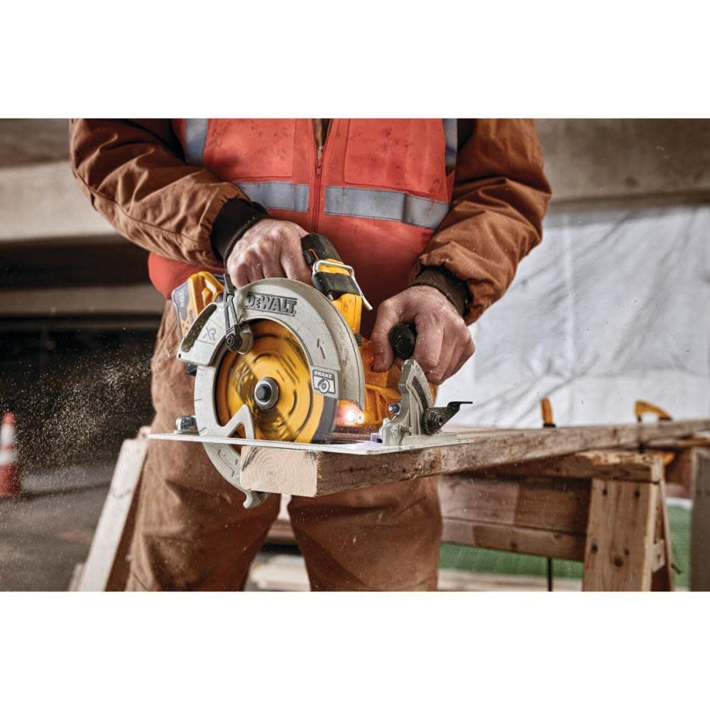DEWALT DCS574B 20V MAX* XR® BRUSHLESS 7-1/4" CIRCULAR SAW