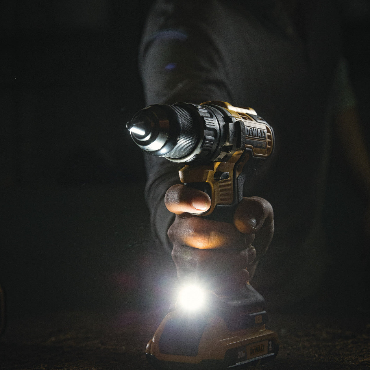 20V MAX* XR LITHIUM ION BRUSHLESS COMPACT HAMMERDRILL KIT