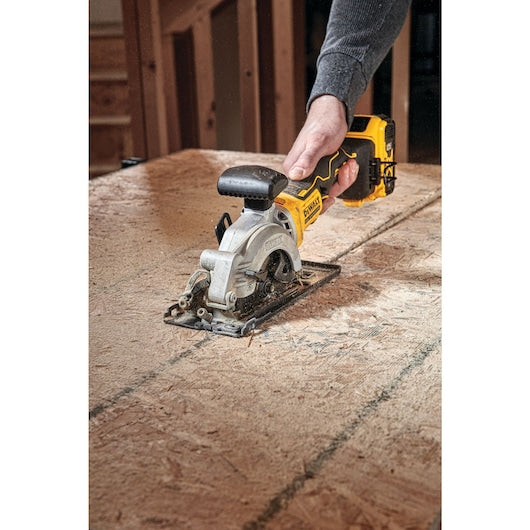 DeWalt DCS571B Atomic 20V MAX* Brushless 4-1/2 in Cordless Circular Saw