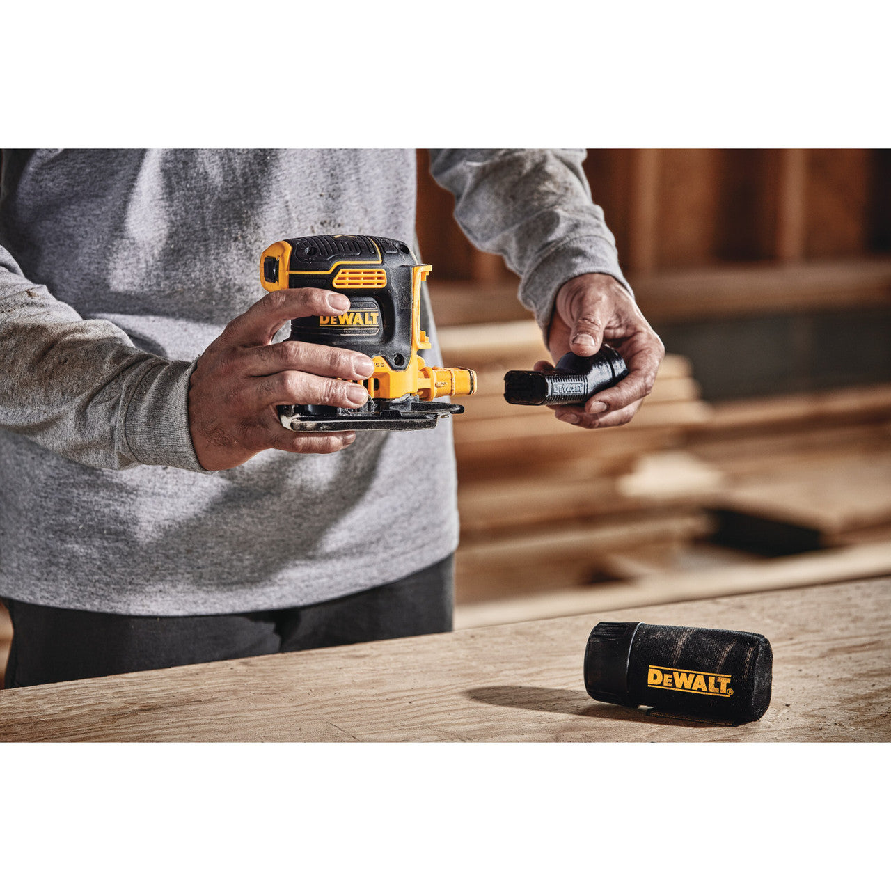 20V MAX* XR® BRUSHLESS CORDLESS 1/4 SHEET VARIABLE SPEED SANDER (TOOL ONLY)
