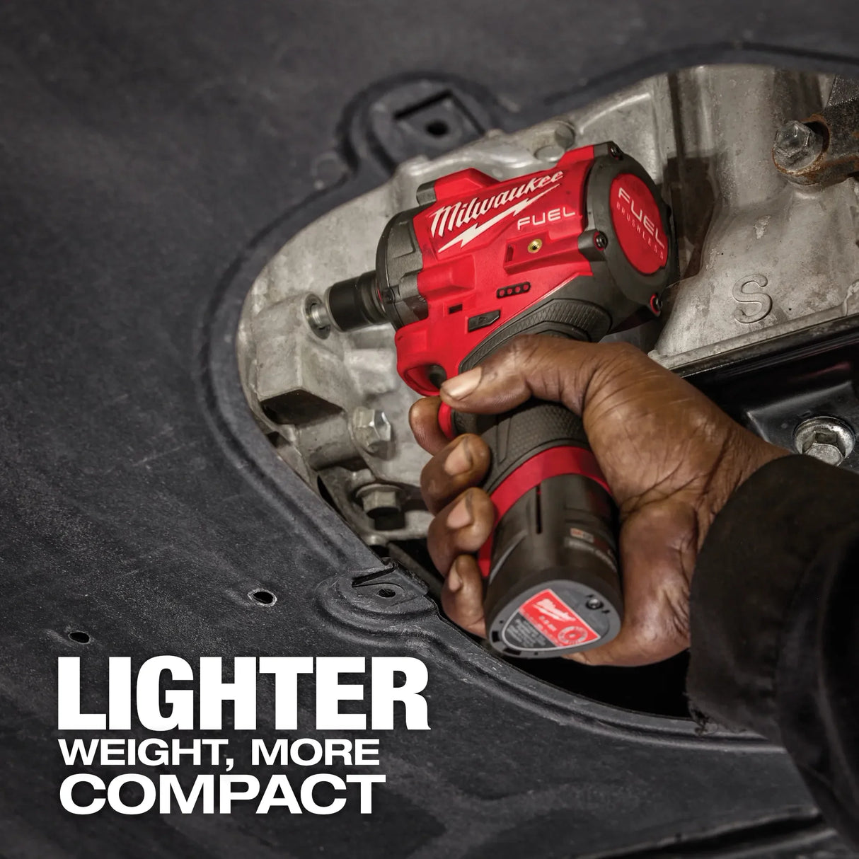 Milwaukee 2562-22 M12 Fueltrade Stubby 3/8 Impact Wrench Kit