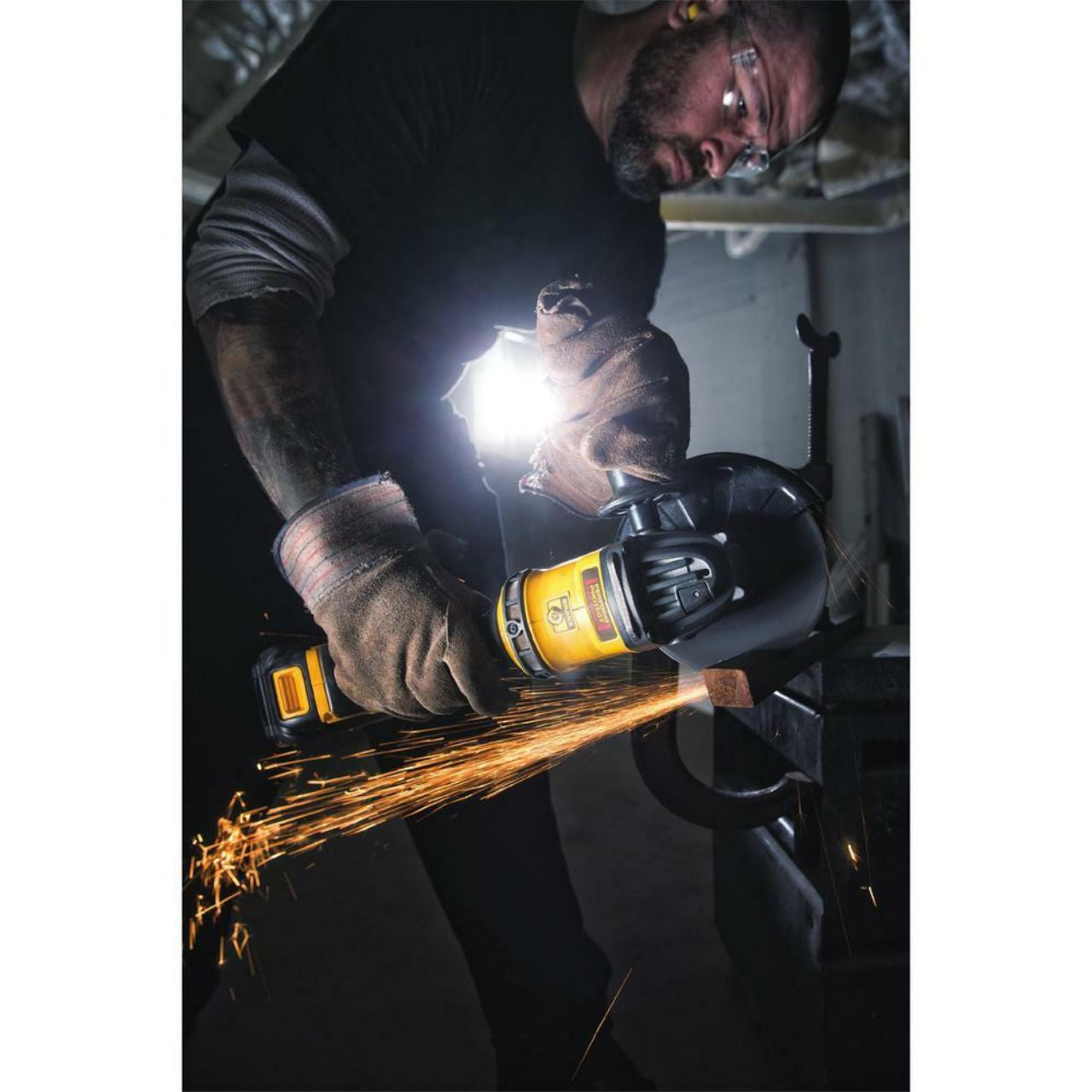 20V MAX* XR® 4.5 IN. PADDLE SWITCH SMALL ANGLE GRINDER WITH KICKBACK BRAKE (TOOL ONLY)