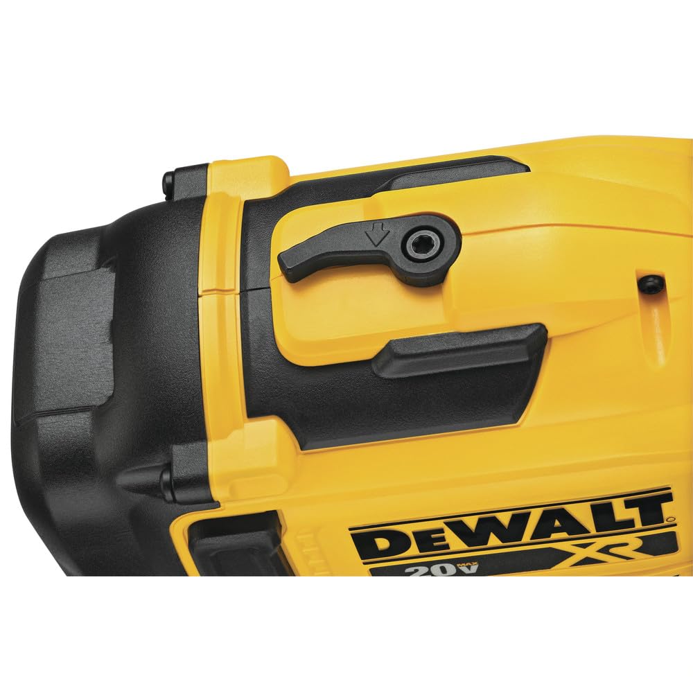 DeWALT DCN45RND1 20V 15 Degrees Lithium-Ion Cordless Coil Roofing Nailer Kit