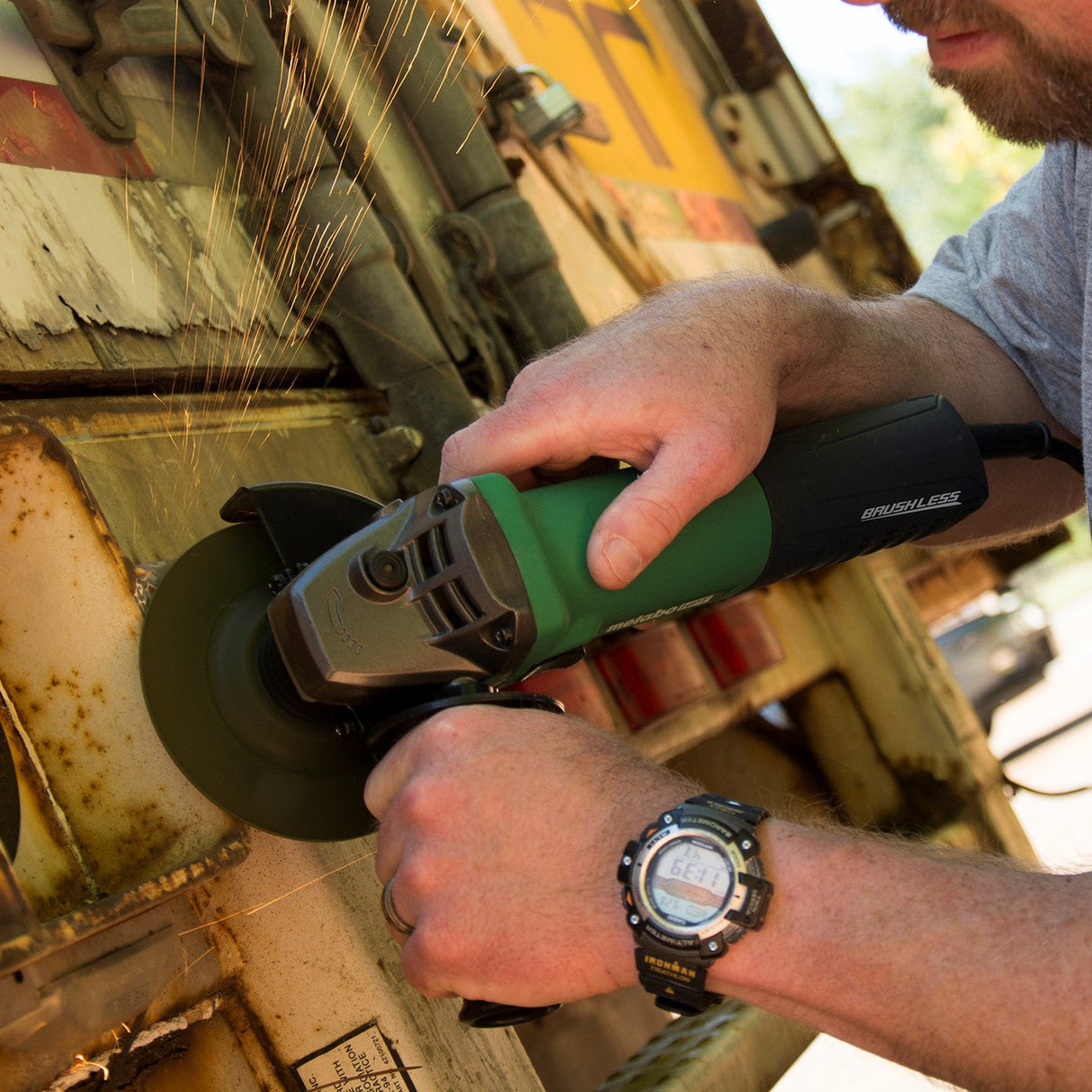 4-1/2 Inch 12-Amp Angle Grinder | Metabo HPT G12VE