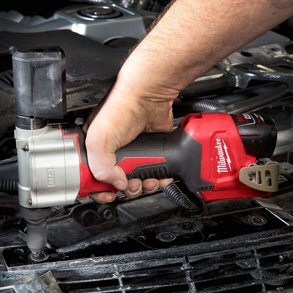 Milwaukee 2550-22 M12 Rivet Tool Kit