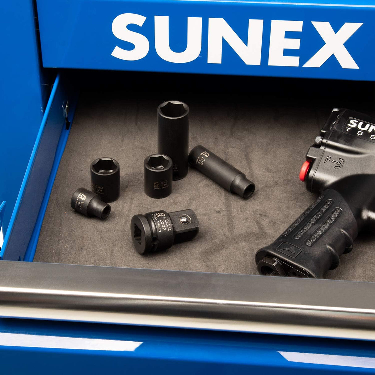 Sunex 2302 Socket Impact Adapter 1/2In. Female 3/4In. Male