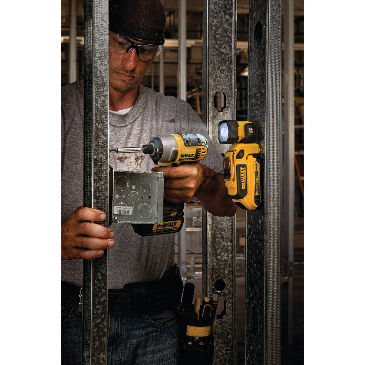 20V MAX* LED HAND HELD WORKLIGHT