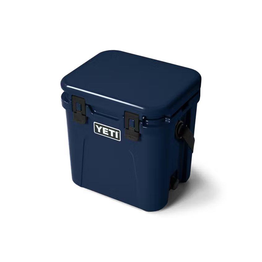 Yeti Roadie 32 Wheeled Cooler Navy