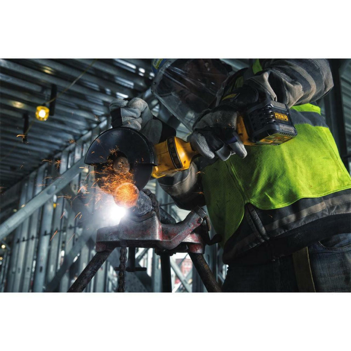 20V MAX* XR® 4.5 IN. PADDLE SWITCH SMALL ANGLE GRINDER WITH KICKBACK BRAKE (TOOL ONLY)